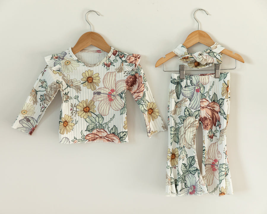 Maycie Winter Outfit in Floral
